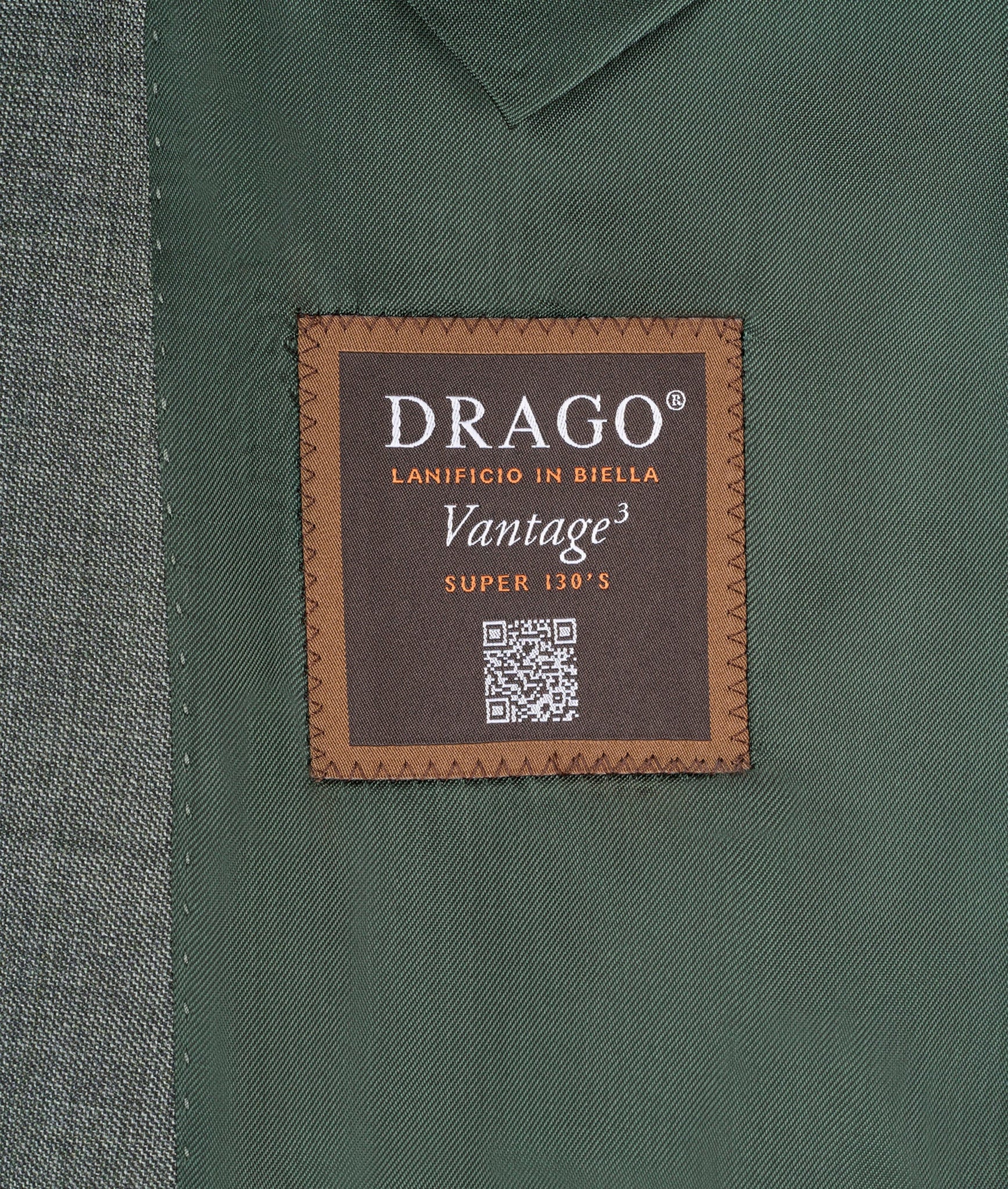 Trousers in Drago Vantage Super 130’s Wool