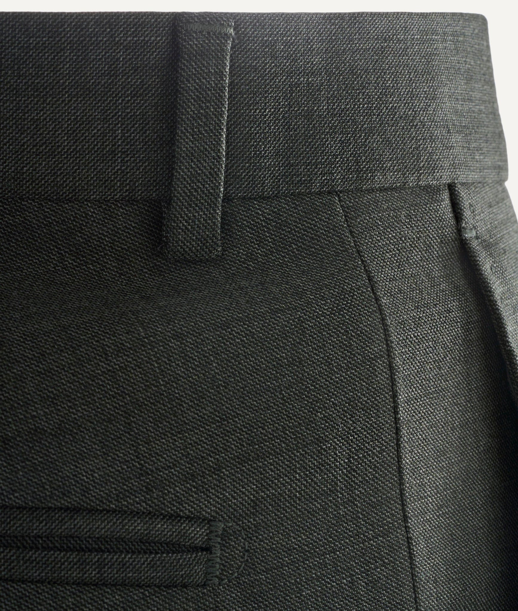 Trousers in Drago Vantage Super 130’s Wool