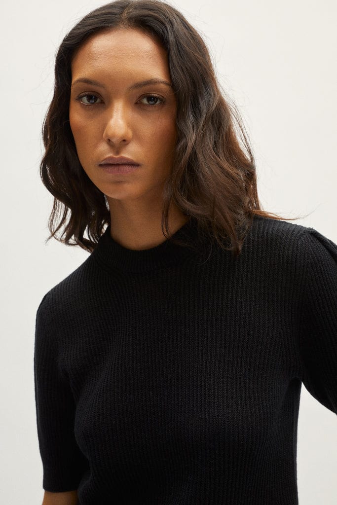 Black | The Linen Cotton Ribbed T-Shirt with pinces
