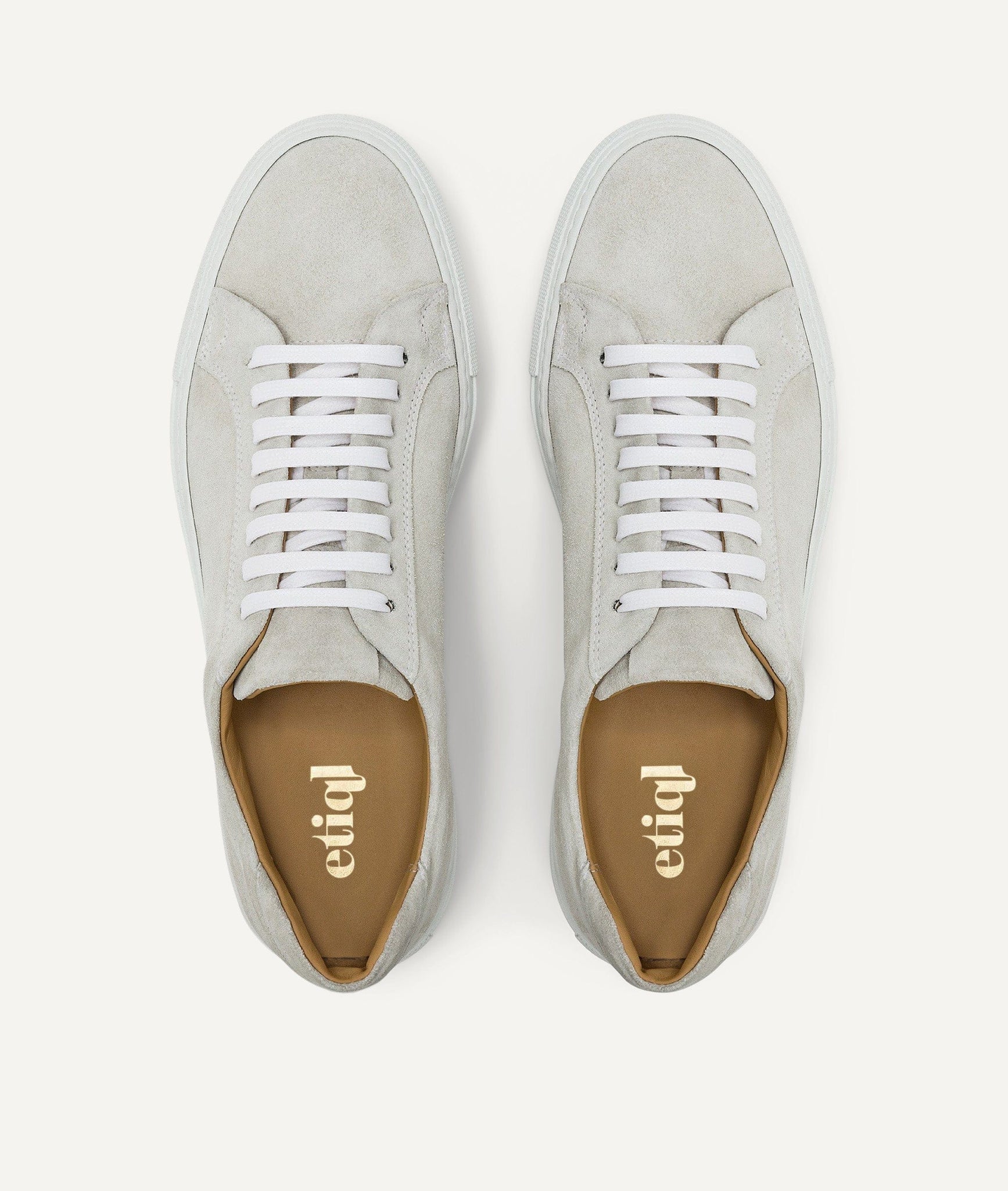 Sneaker in Suede