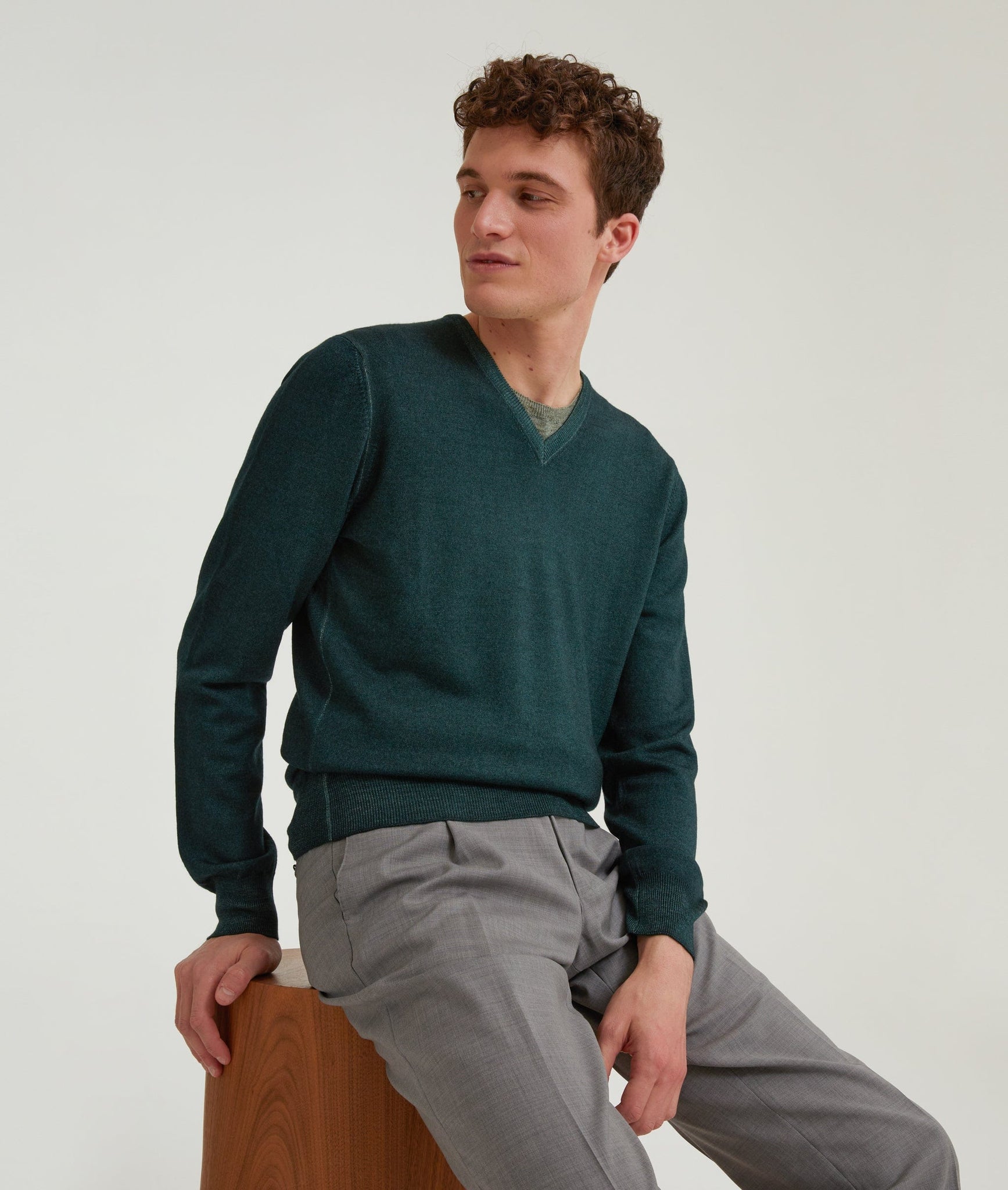 V Neck Sweater in Merino Wool