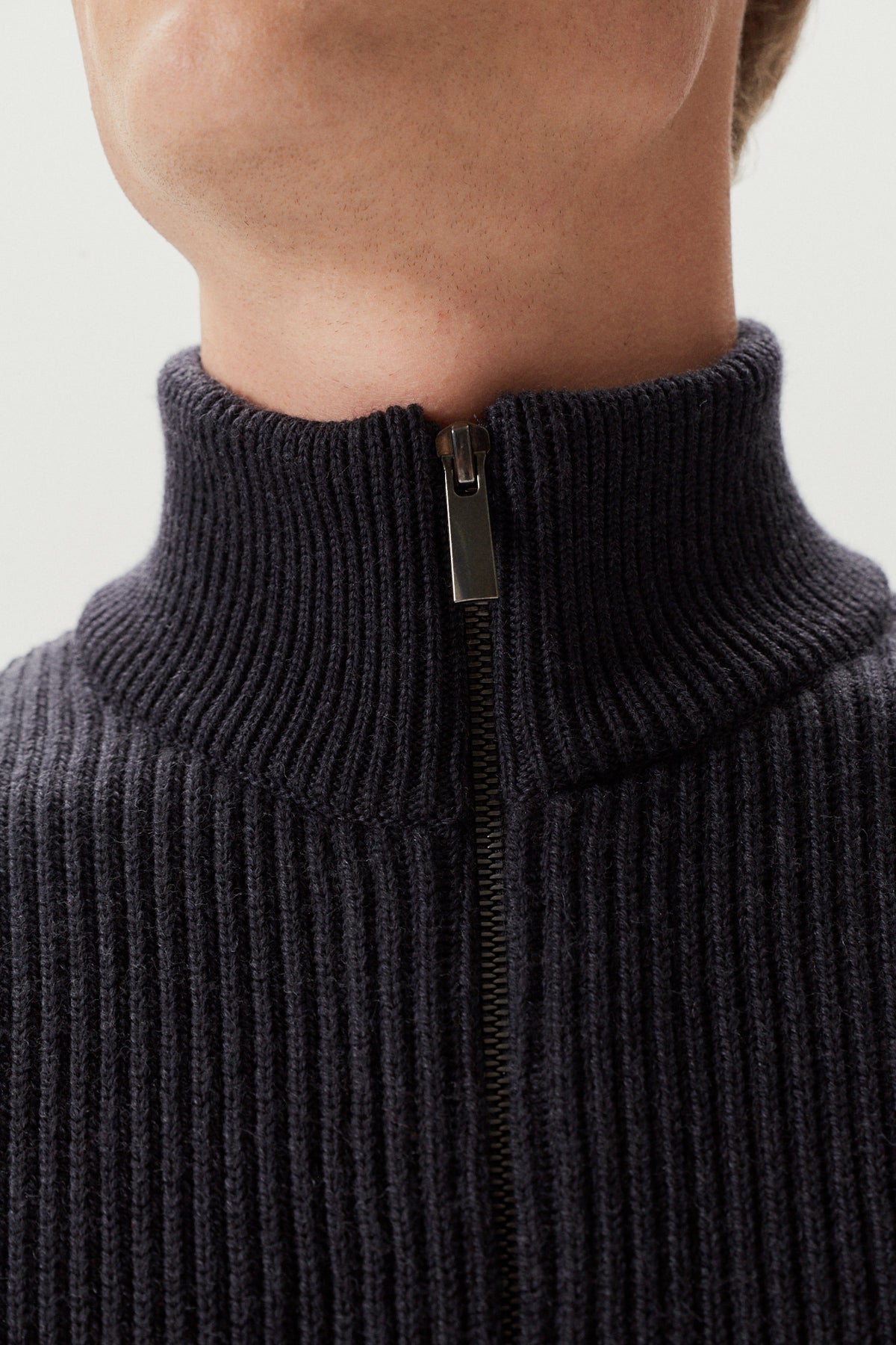 Anthracite  | The Merino Wool Zipped Cardigan