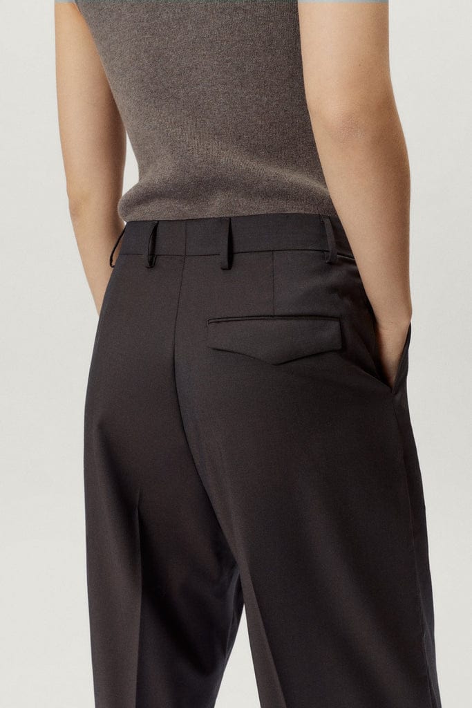 the wool tailored pants with pinces w dark brown