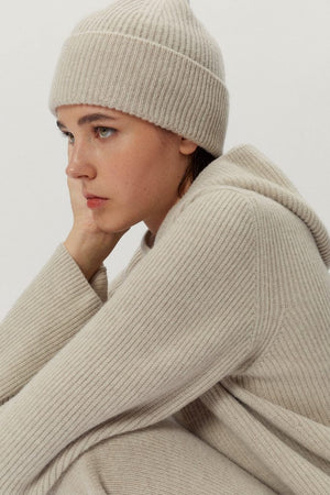 the woolen ribbed beanie ecru