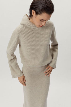 the woolen ribbed hoodie w ecru