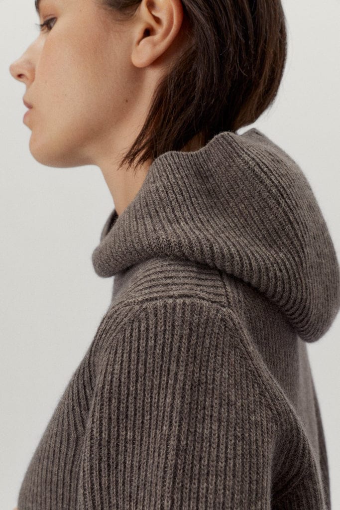 the woolen ribbed hoodie w taupe