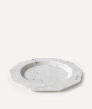 Dinner plate in Carrara Marble