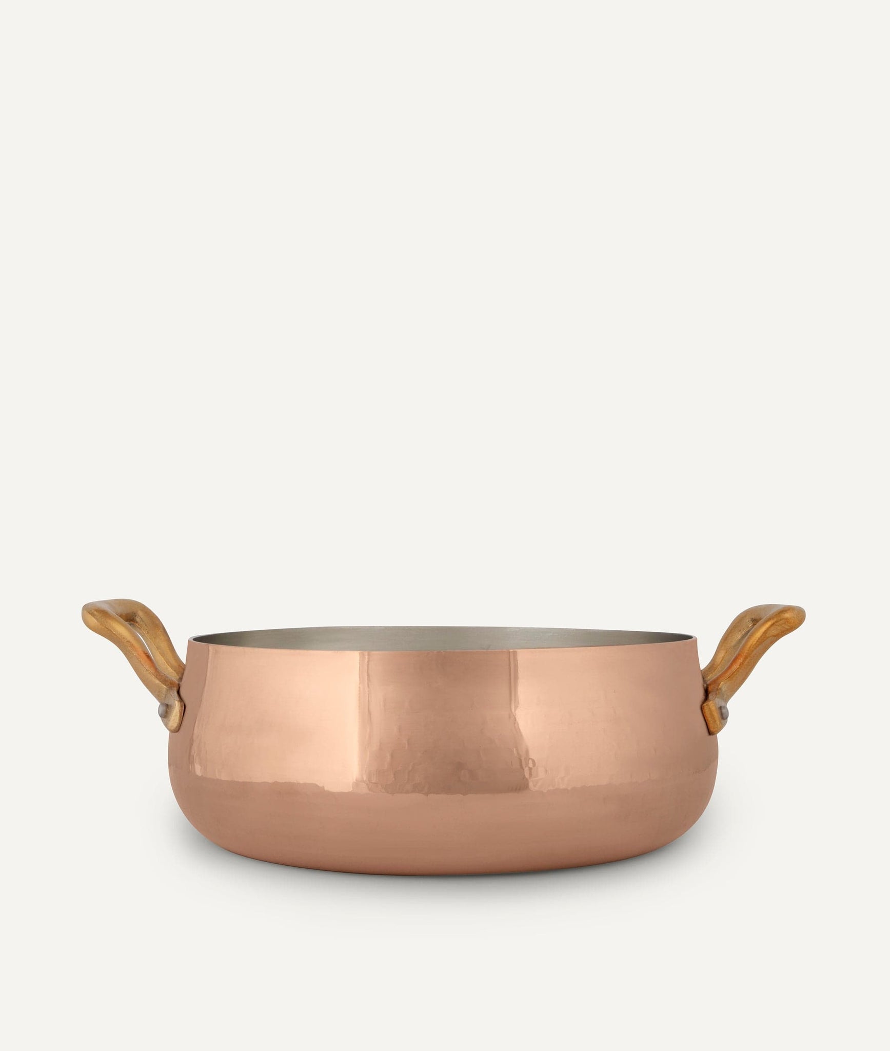 Curved saucepot in tinned copper